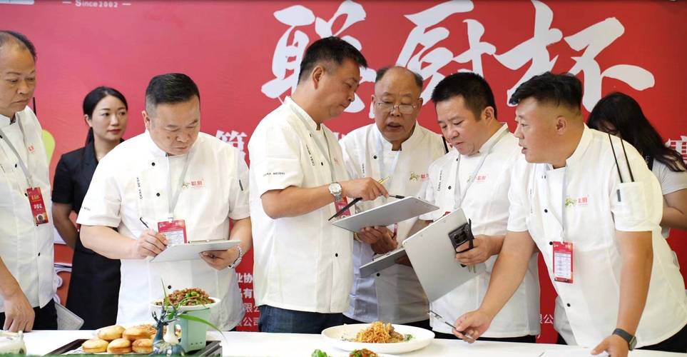 湘菜厨师,传承与创新中的美食使者_做湘菜厨师怎么样的 饮食大全 湘菜厨师,传承与创新中的美食使者_做湘菜厨师怎么样的 湘菜厨师,传承与创新中的美食使者_做湘菜厨师怎么样的 饮食大全