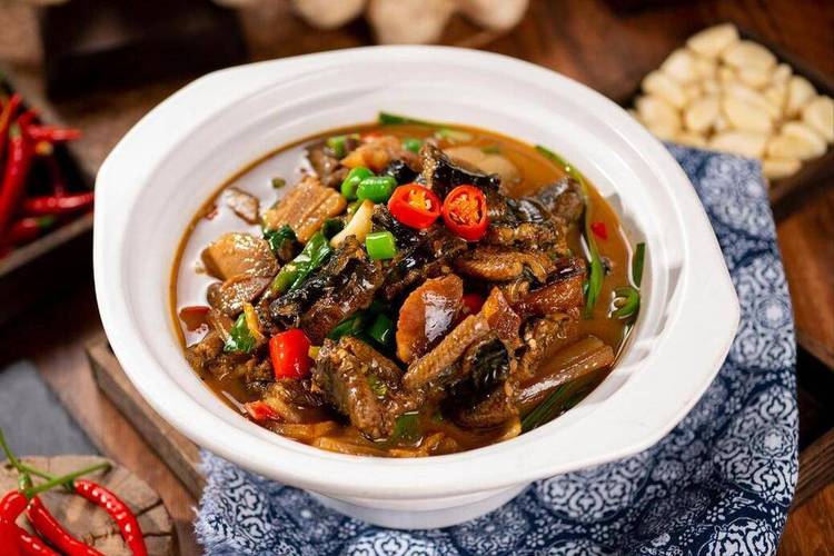 湘菜经典之作_黄鳝炒腊肉,风味独特,营养滋补_湘菜黄鳝炒腊肉的做法视频 饮食大全 湘菜经典之作_黄鳝炒腊肉,风味独特,营养滋补_湘菜黄鳝炒腊肉的做法视频 湘菜经典之作_黄鳝炒腊肉,风味独特,营养滋补_湘菜黄鳝炒腊肉的做法视频 饮食大全